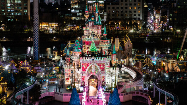 lotte world adventure amusement park - magic castle christmas lights up