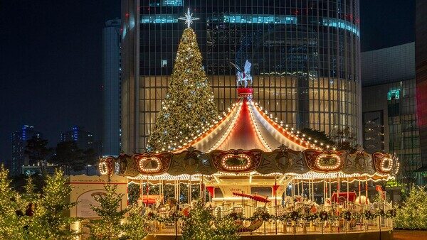 jamsil lotte world mall, tower - christmas market and christmas tree